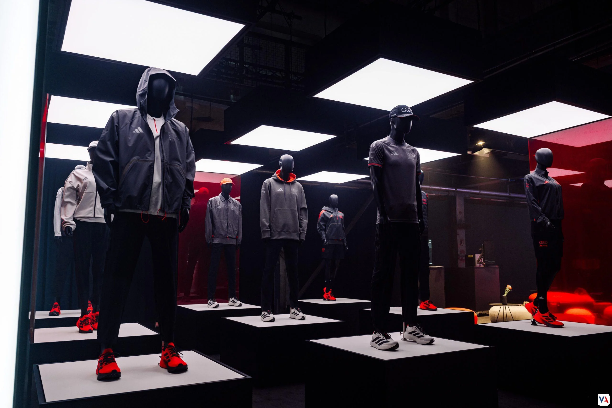 Audi Revolut F1 Team x adidas: La colección que revoluciona el estilo motor 41 Audi Revolut F1 Team x adidas: La colección que revoluciona el estilo motor -