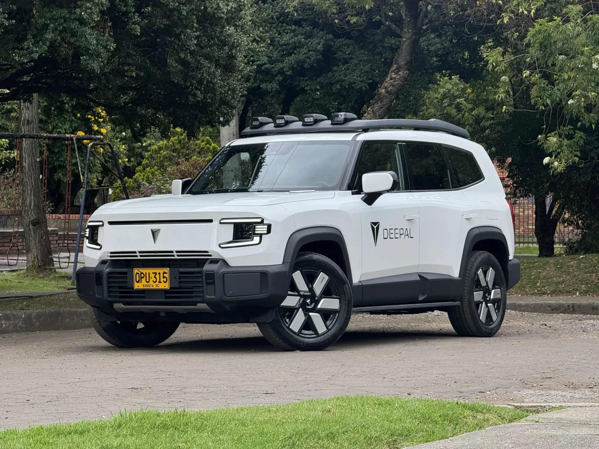 Deepal G318: un SUV de rango extendido preparado para las aventuras off-road en Colombia 2 Deepal G318: un SUV de rango extendido preparado para las aventuras off-road en Colombia -