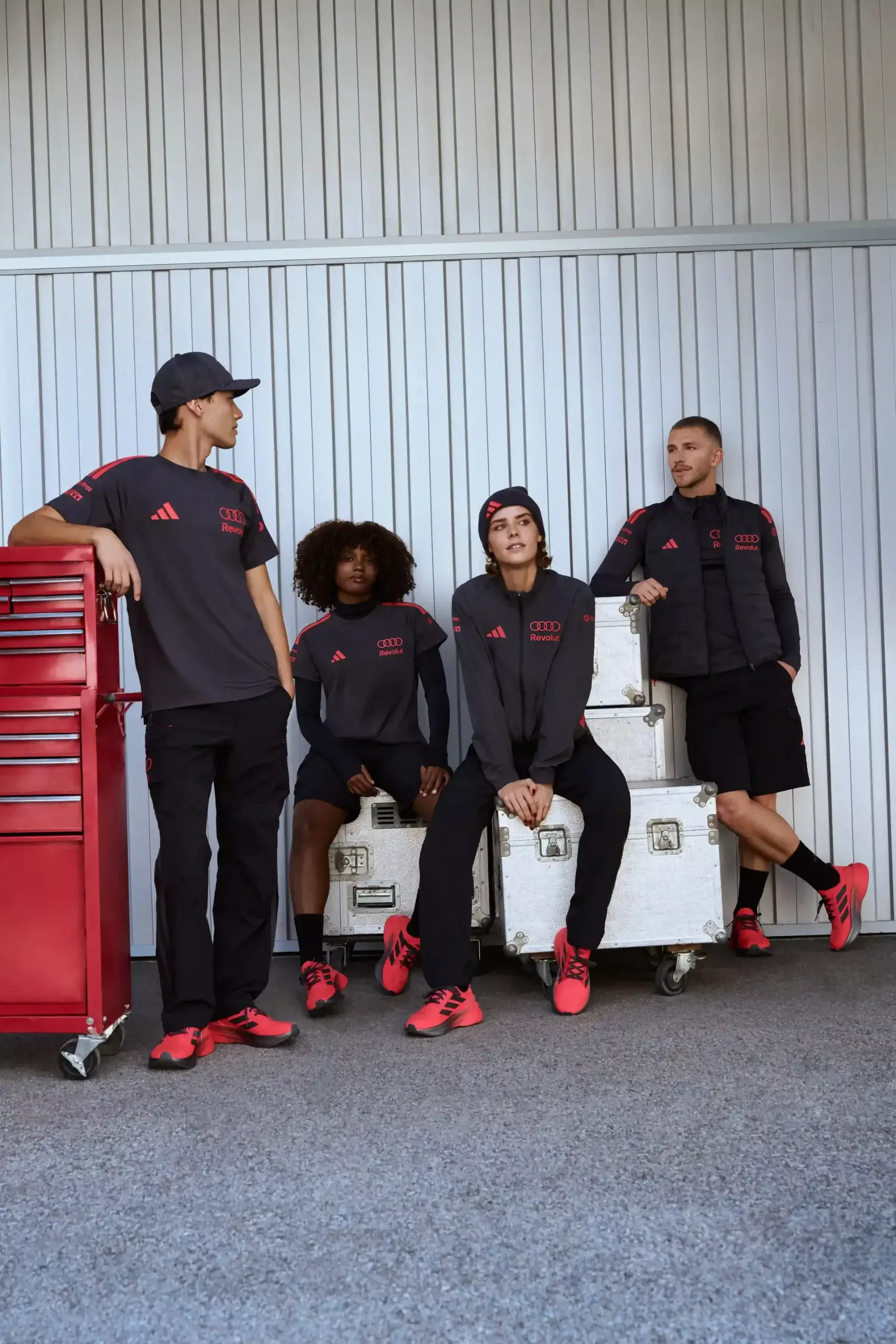 Audi Revolut F1 Team x adidas: La colección que revoluciona el estilo motor 2 Audi Revolut F1 Team x adidas: La colección que revoluciona el estilo motor -