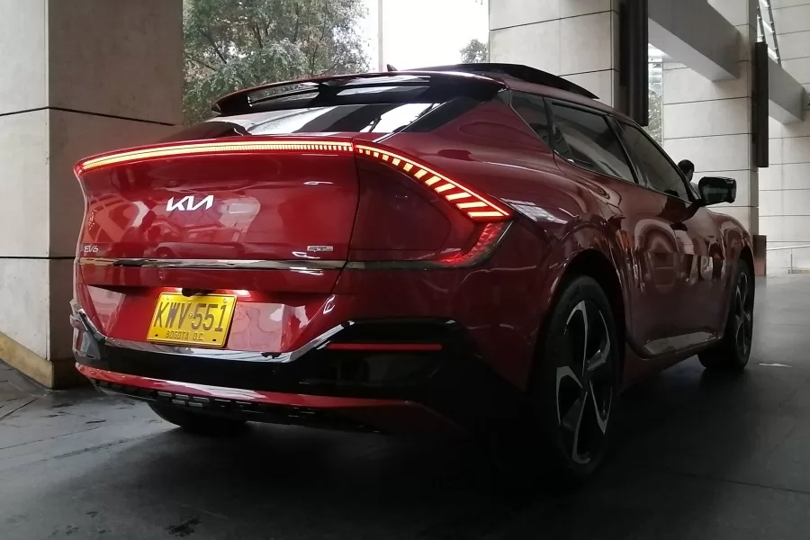 Kia EV6 GT Line: llegó el turno de ver rodar este crossover eléctrico en Colombia 10 Kia EV6 GT Line Colombia