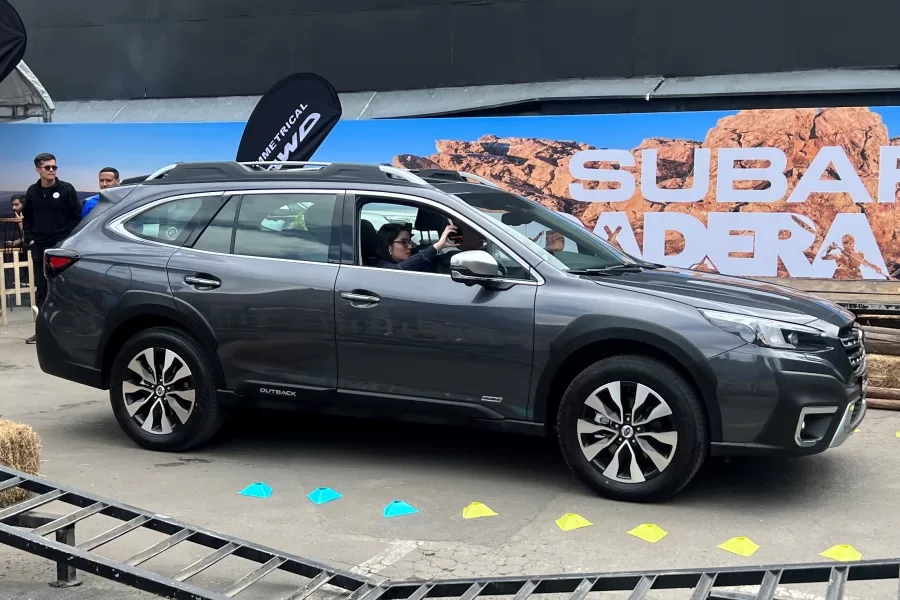 La renovada Subaru Outback llega a Colombia y ahora es más aventurera que nunca 6 Subaru Outback Touring 2024 en Colombia