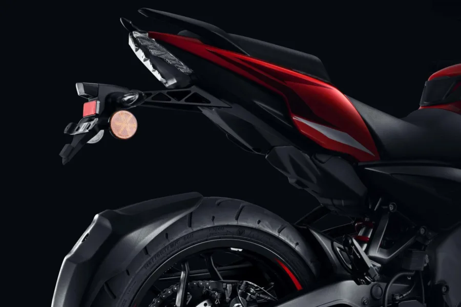 Pulsar NS400Z: así es la moto más deportiva y potente de la marca 6 Pulsar NS400Z parte trasera