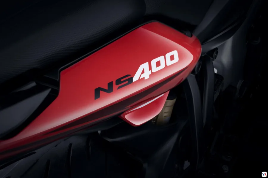 Pulsar NS400Z emblema