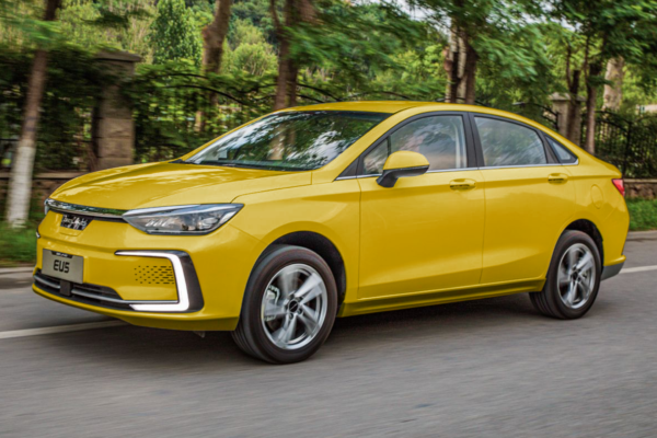 BAIC EU5: un sedán eléctrico ideal para el servicio público en Colombia BAI_EU5_amarillo