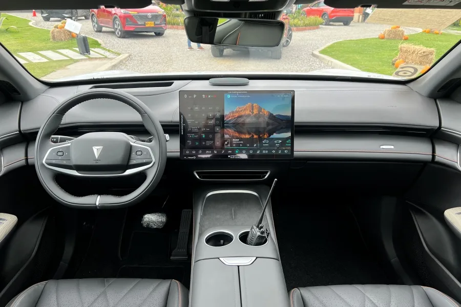 El nuevo Deepal S07 llama la atención en Colombia por su estilo y tecnología 8 Interior Deepal S07 en Colombia