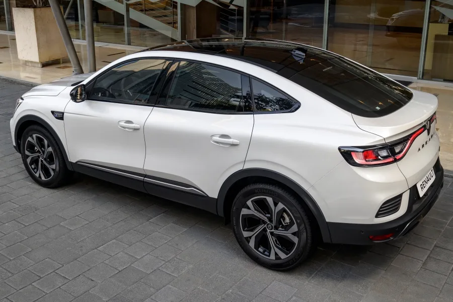 Renault Renting: una solución flexible para tener un vehículo nuevo en Colombia 6 renault arkana e tech hybrid colombia 2024 equipamiento