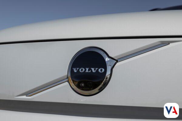 Volvo Cars: récord de ventas en 2024 y compromiso total con la electrificación Logo volvo