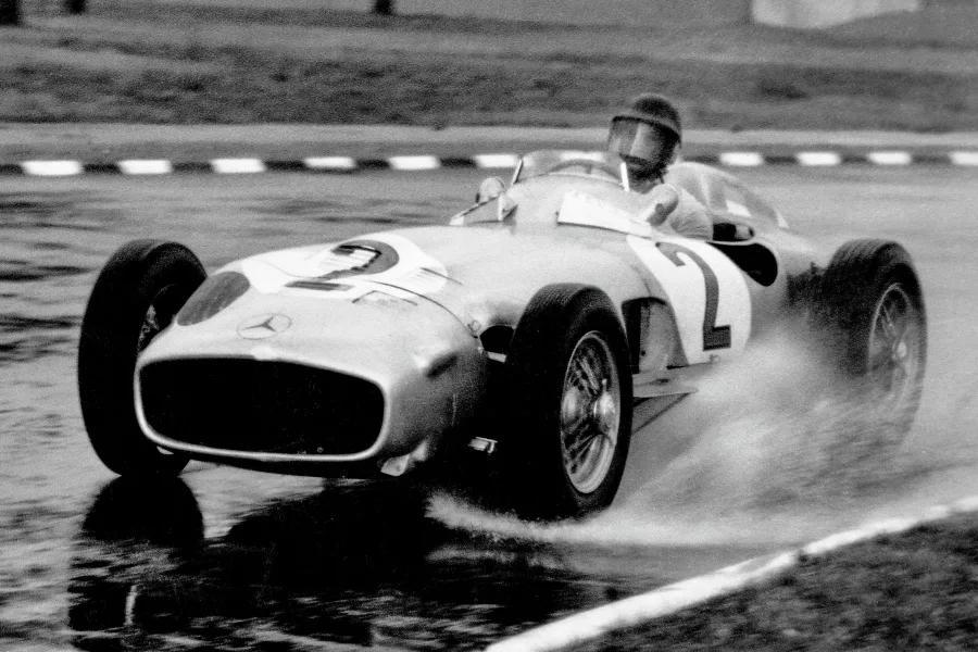 El espectacular Mercedes-Benz W 196 R fue subastado por más de 50 millones de dólares 4 Mercedes-Benz W 196 R Stromlinienwagen de 1954