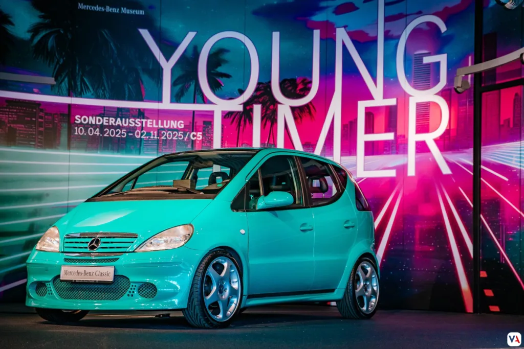 "Youngtimer": Los carros de ensueño de los millennials reviven en el Museo Mercedes-Benz 42 Youngtimer Museo Mercedes-Benz exhibición 2025