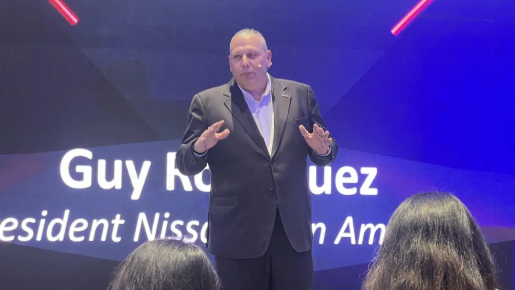 Nissan Morato Bogotá: la increíble vitrina del futuro abre sus puertas 4 Nissan Morato Bogotá Guy Rodriguez
