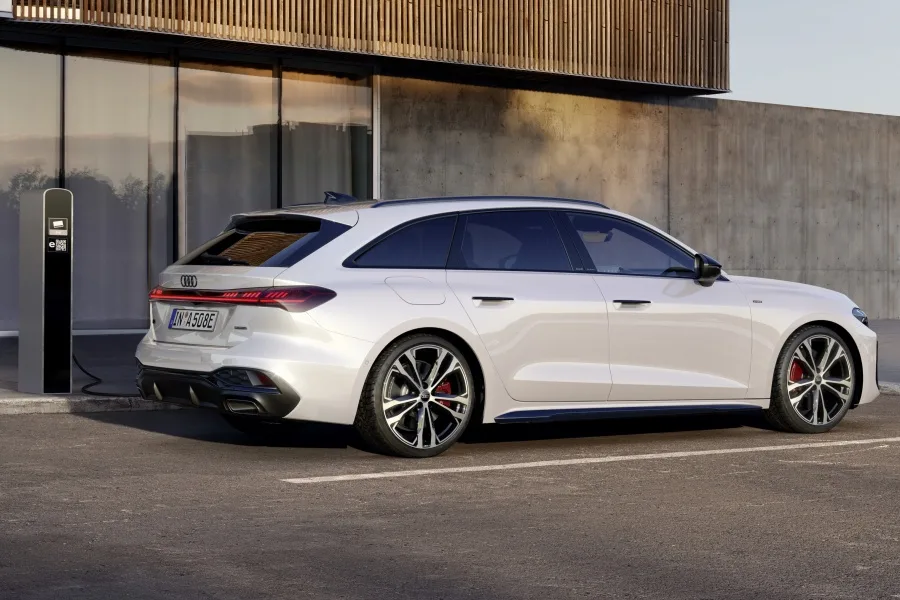 Audi A5 Avant e-hybrid quattro: eficiente, versátil y casi tan poderosa como una S5 Avant 8 Audi A5 Avant e-hybrid quattro exterior