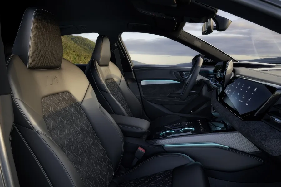 Audi A5 Avant e-hybrid quattro: eficiente, versátil y casi tan poderosa como una S5 Avant 6 Audi A5 Avant e-hybrid quattro interior