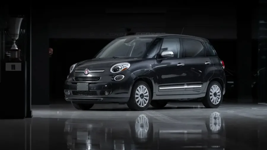 Los Fiat 500L del Papa Francisco: Símbolo de humildad papal 6 Fiat 500L Papa Francisco