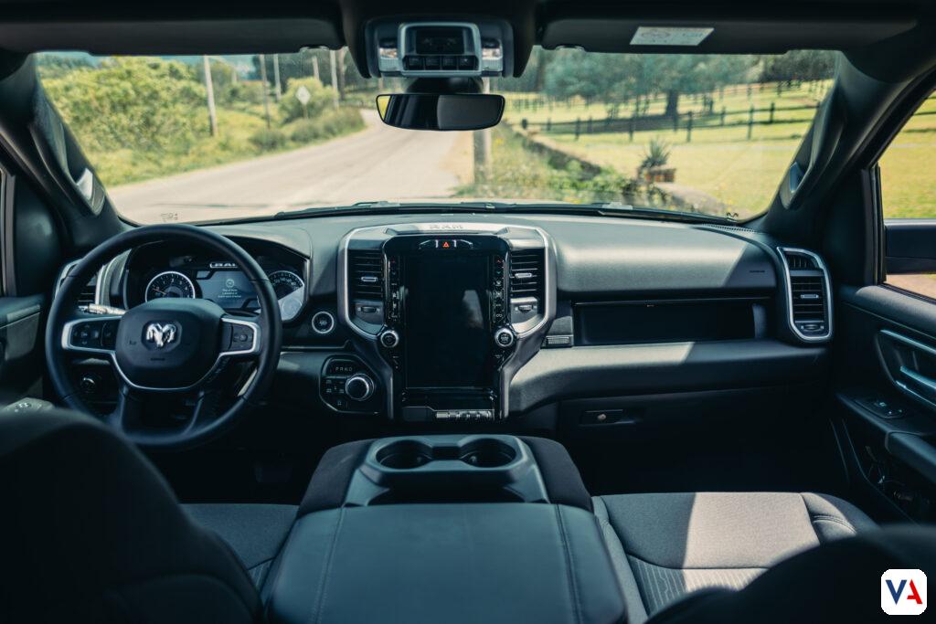 La Ram redefine el trabajo pesado: Potencia y tecnología en una simbiosis increíble 2 Camionetas Ram