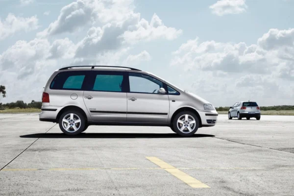 Proyecto VX62: los monovolúmenes de Ford y VW -