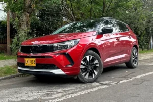 Opel Grandland Ultimate 1.6T 2024 prueba Colombia