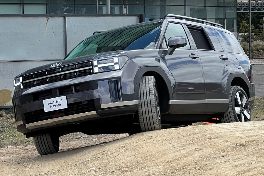 Lanzamiento Hyundai Santa Fe Hybrid Limited 4x4 en Colombia
