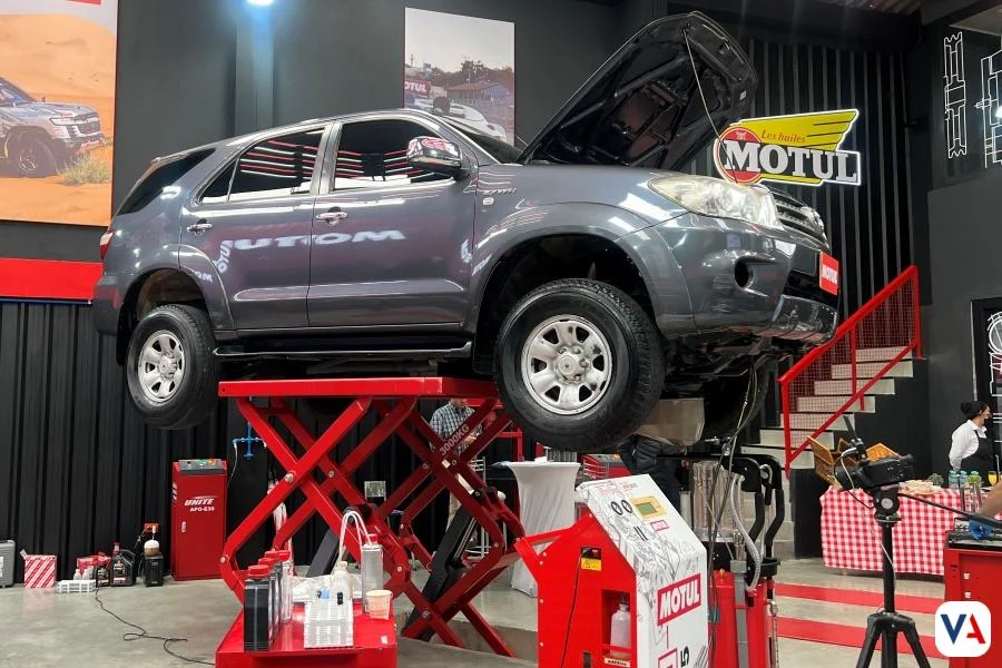 Garaje Motul: un nuevo espacio dedicado al cuidado automotriz 2 Garaje Motul en Bogotá