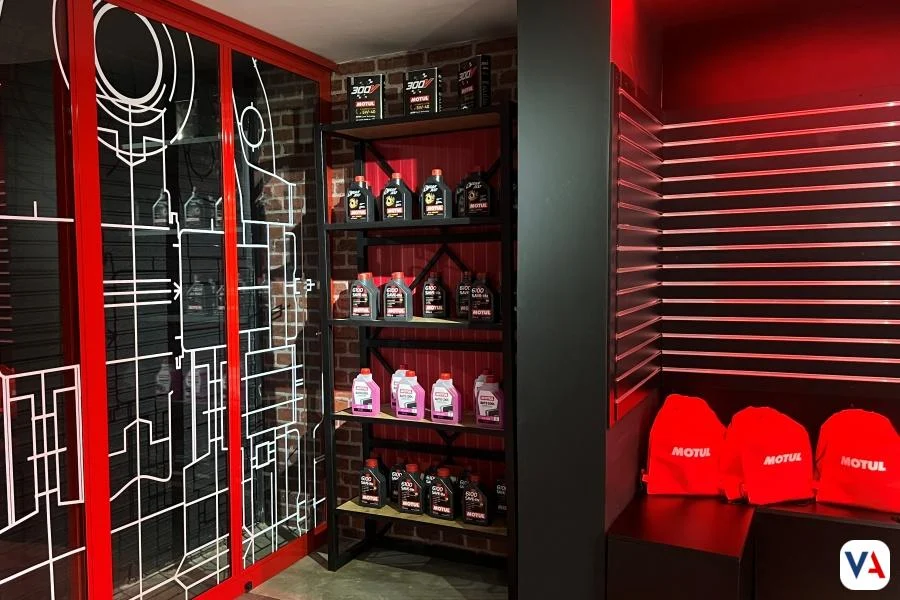 Garaje Motul: un nuevo espacio dedicado al cuidado automotriz 4 Garaje Motul en Bogotá