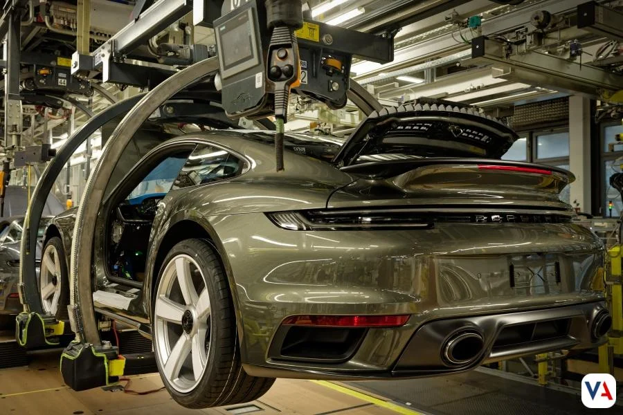 Así nacen las versiones especiales del Porsche 911: ¿Artesanía o tecnología? 2 Porsche 911 fabricación versiones especiales planta Zuffenhausen 2024