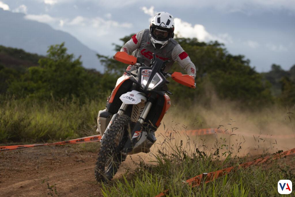 KTM Adventure Rally curva