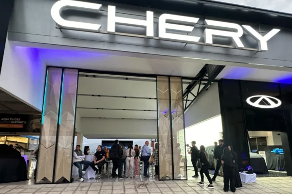 vitrina chery armenia andinautos