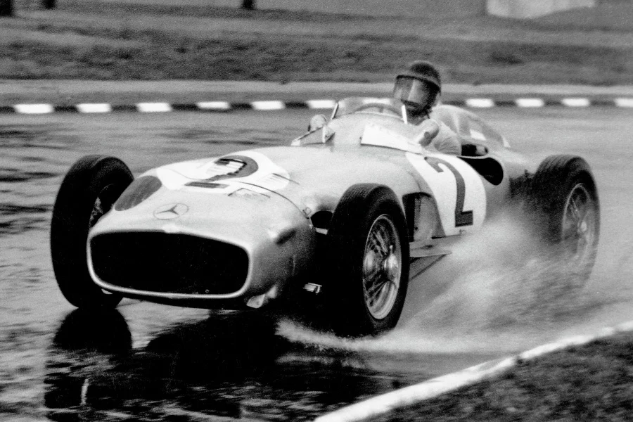 El espectacular Mercedes-Benz W 196 R fue subastado por más de 50 millones de dólares 3 Mercedes-Benz W 196 R Stromlinienwagen de 1954