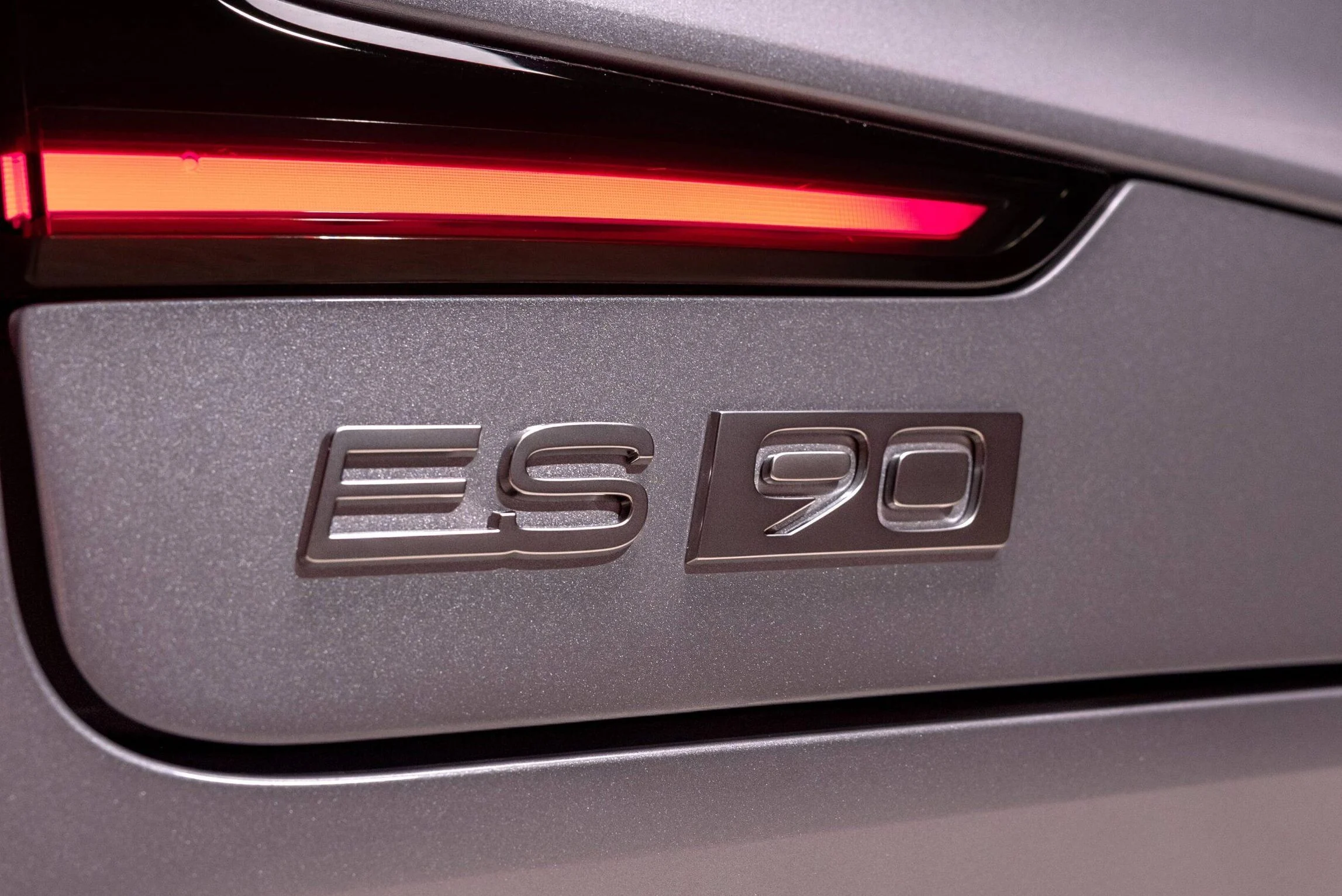 Volvo ES90