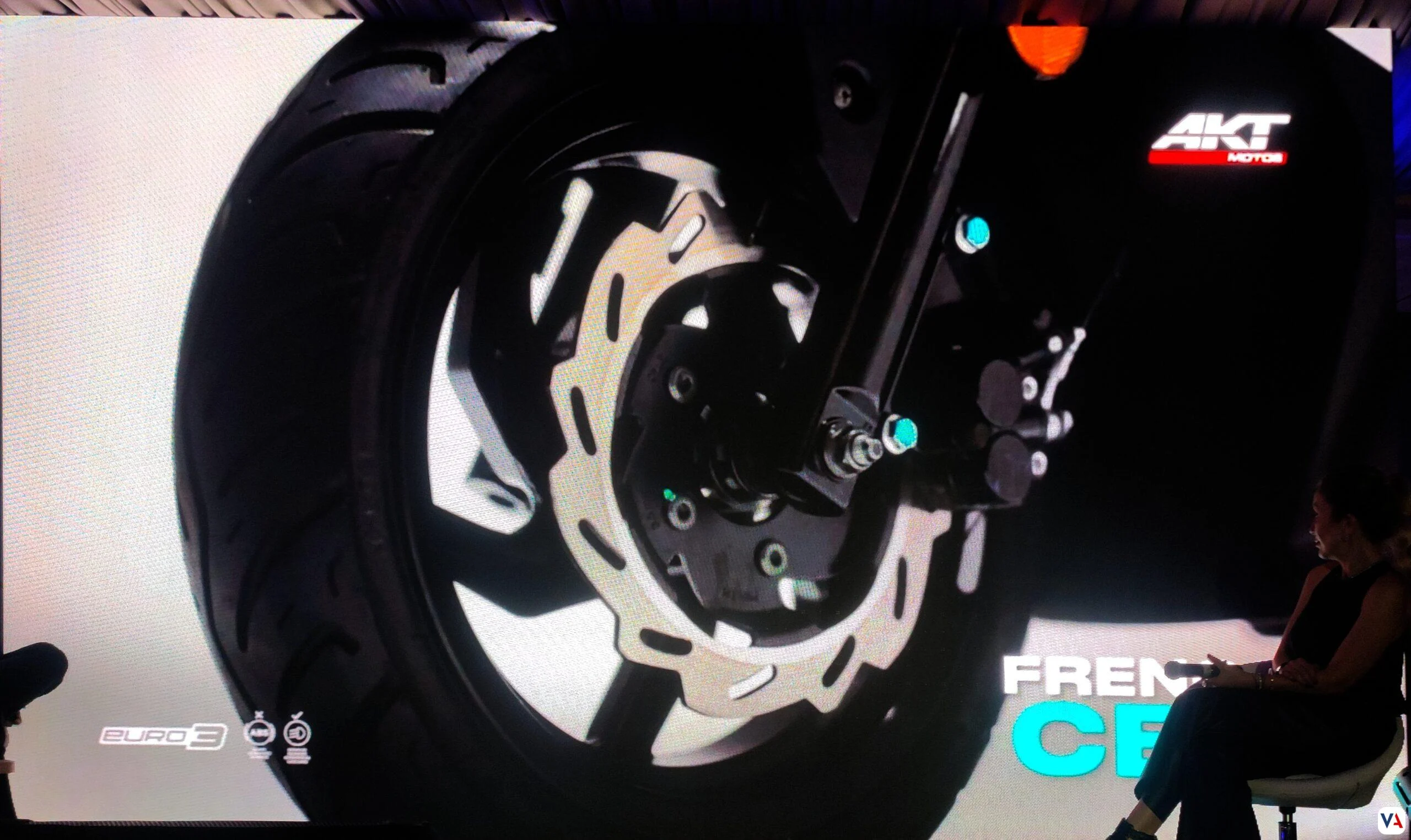 AKT Dynamic RX 150 Presentación