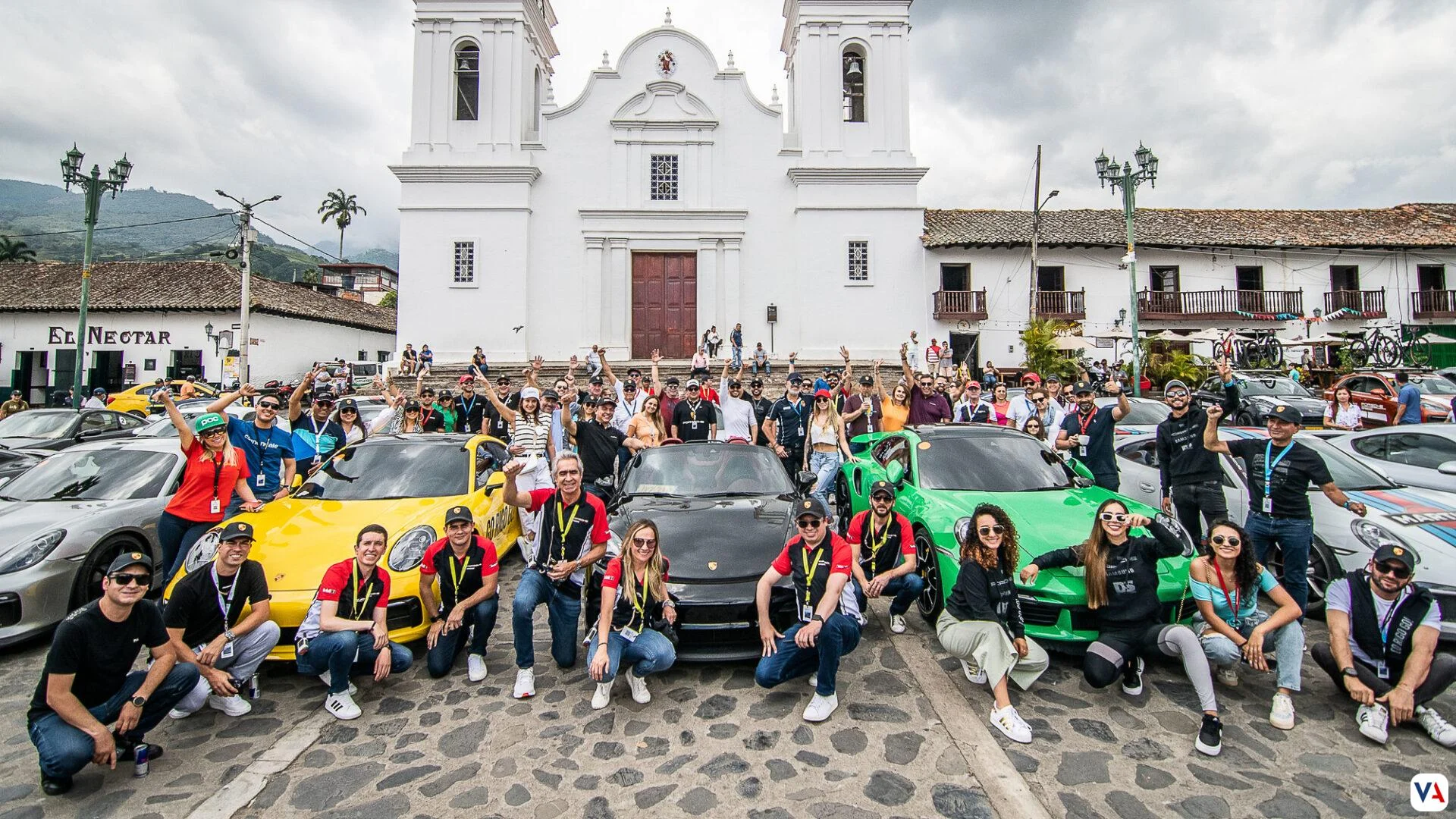 Equipo-Autoelite-importador-oficial-de-Porsche-para-Colombia.