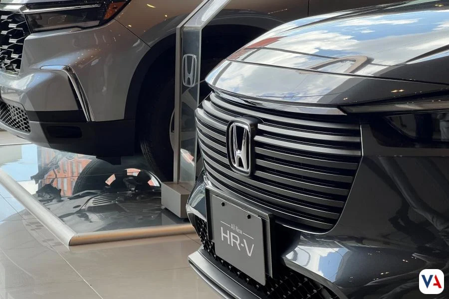 Honda renovación vitrinas Colombia 2025