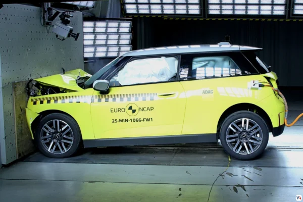 MINI Cooper E Euro NCAP 2025