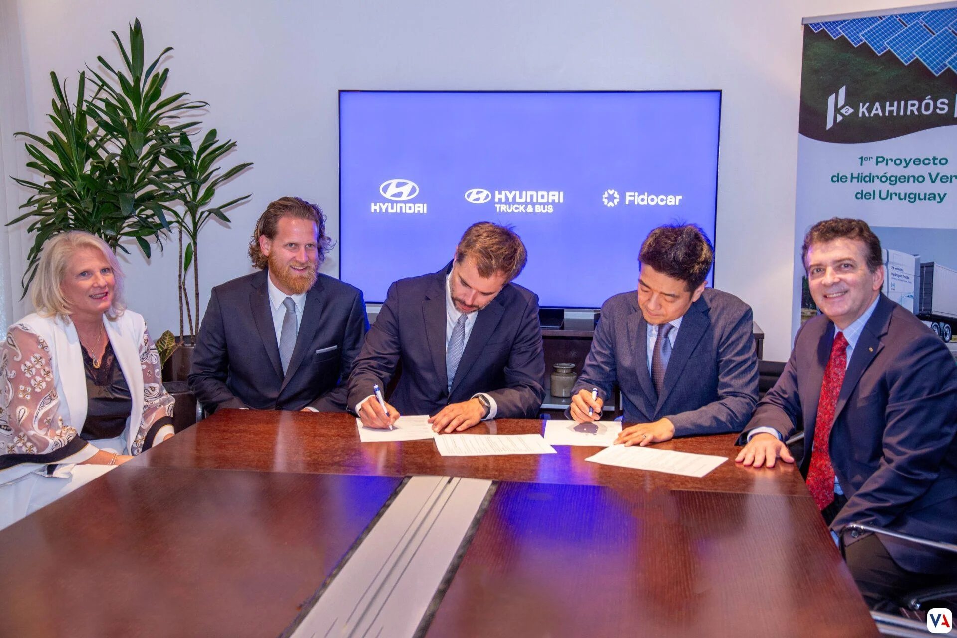 Uruguay Lidera con Camiones de Hidrógeno Hyundai el Transporte Sostenible de Madera 2 camiones hidrógeno Uruguay Hyundai