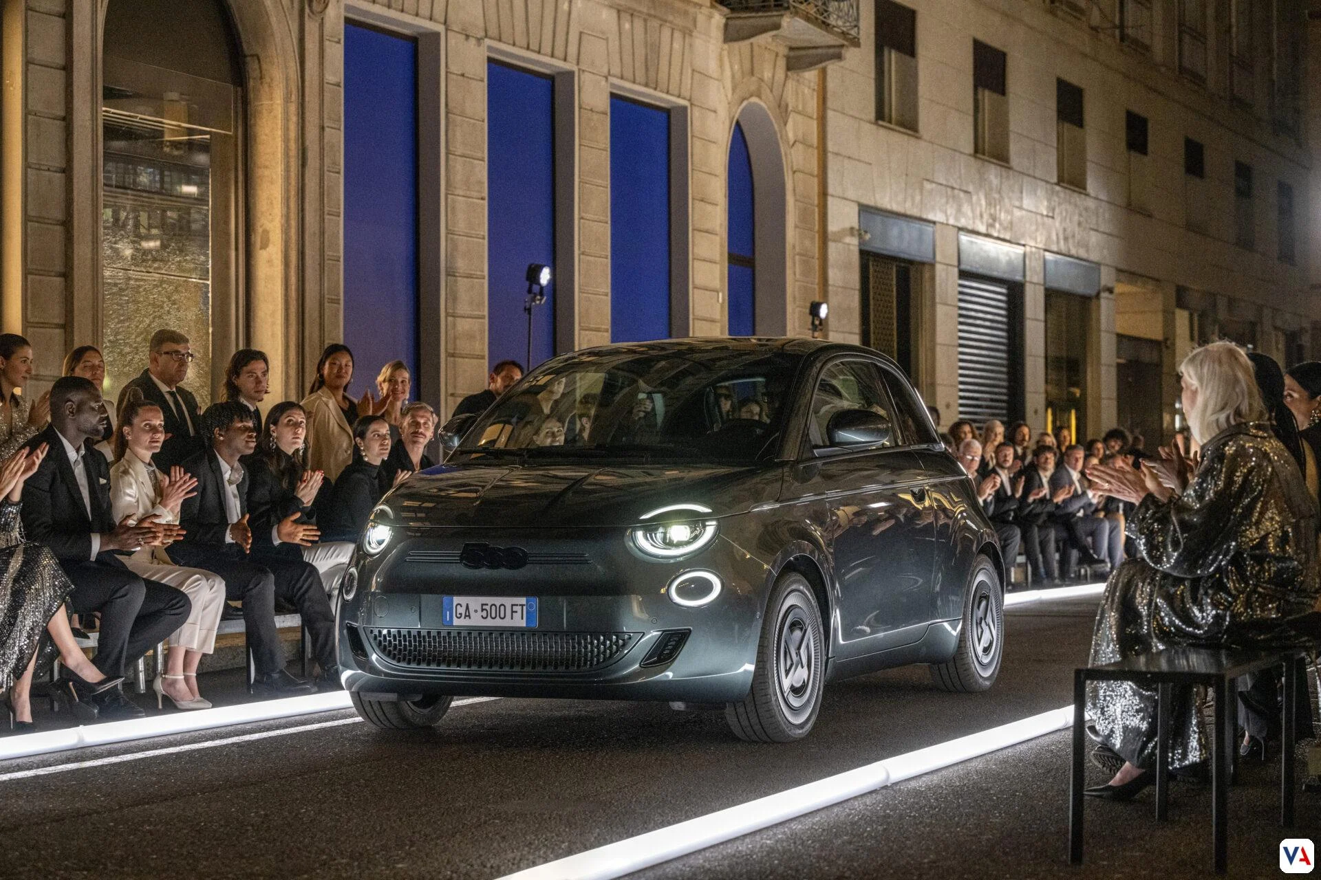 Fiat 500e Giorgio Armani: Ícono de moda y sostenibilidad eléctrica -