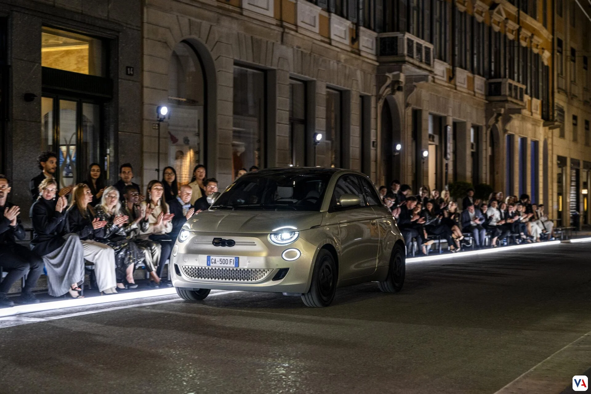 Fiat 500e Giorgio Armani: Ícono de moda y sostenibilidad eléctrica -
