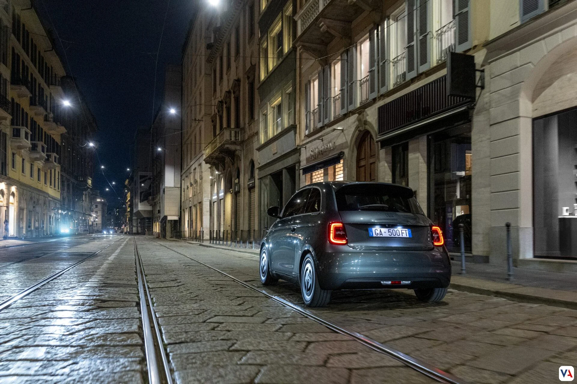 Fiat 500e Giorgio Armani: Ícono de moda y sostenibilidad eléctrica -