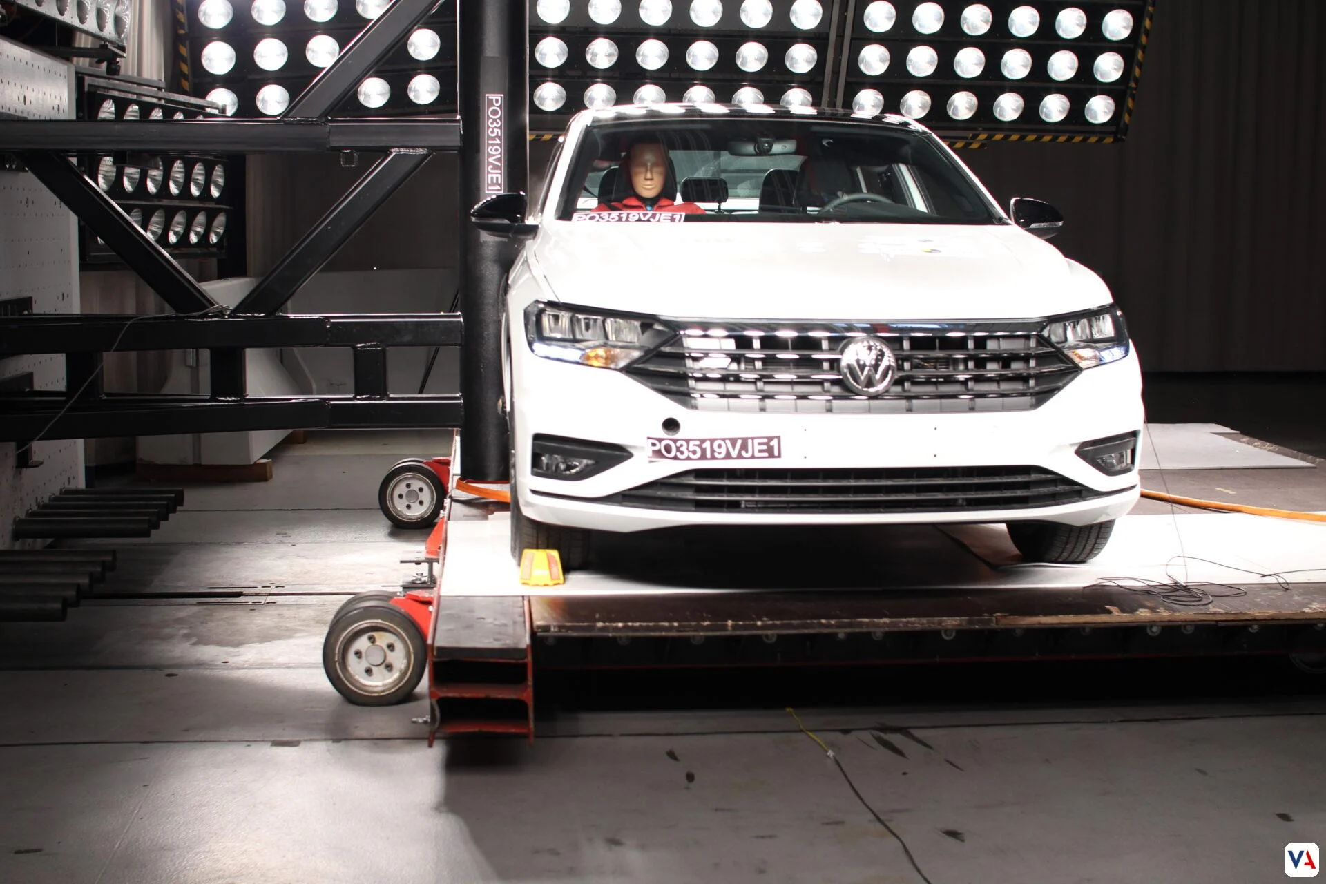 Volkswagen Jetta 2025: El sedán que conquista con su impecable seguridad en Colombia 3 Volkswagen Jetta