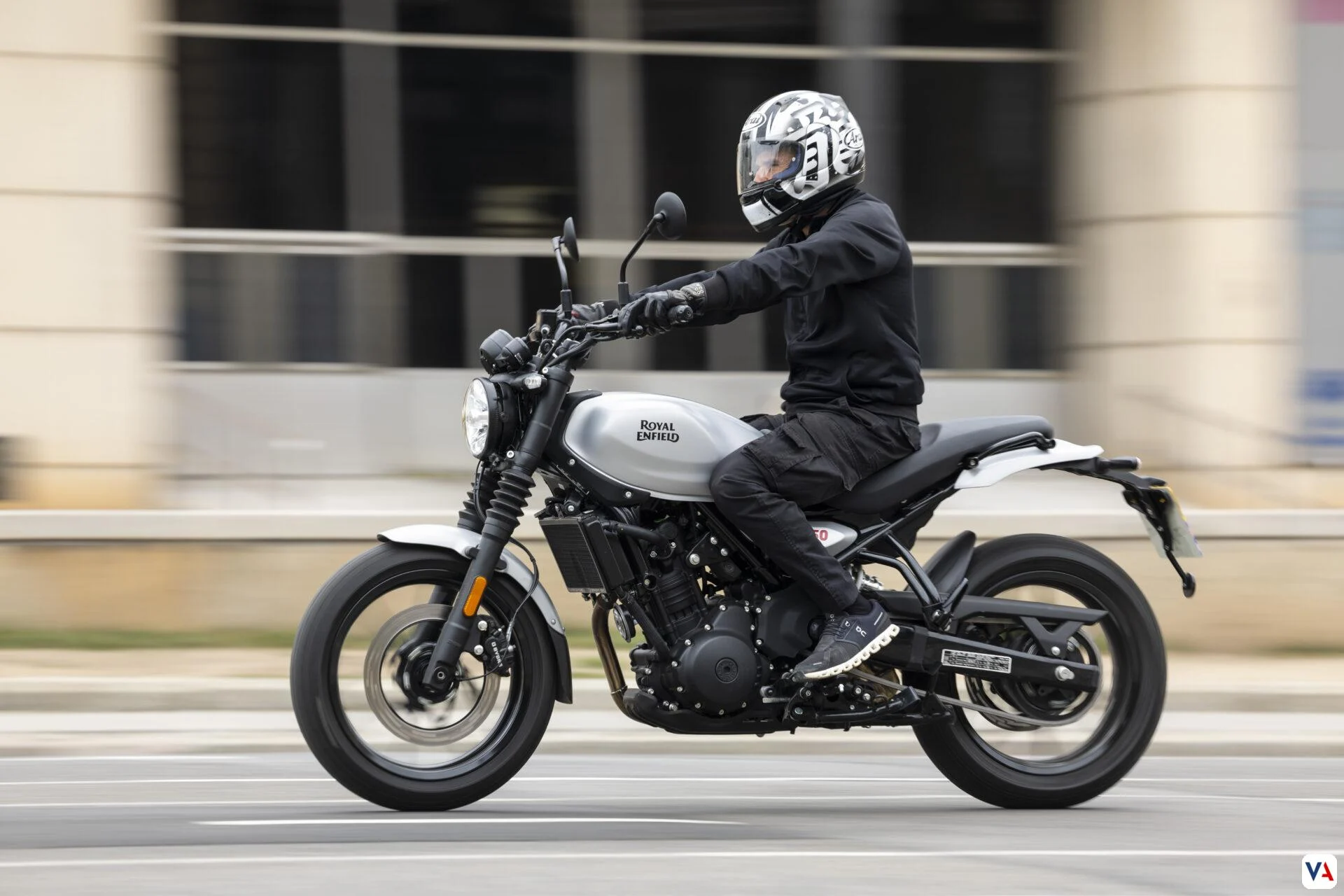 Royal Enfield Colombia deslumbra con nuevos modelos en la Feria 2 Ruedas 5 Royal Enfield Colombia Grr 450