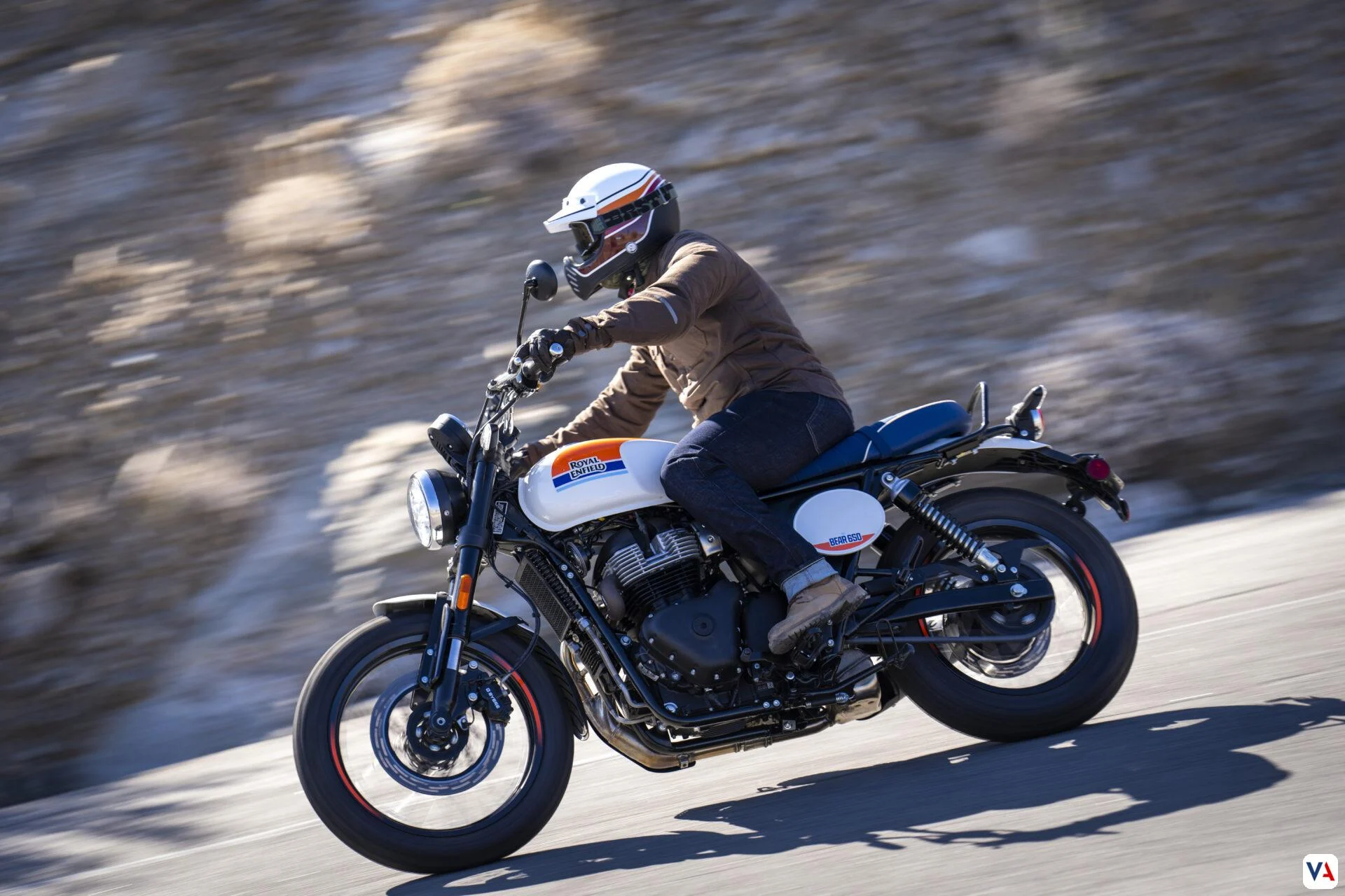 Royal Enfield Colombia deslumbra con nuevos modelos en la Feria 2 Ruedas 7 Royal Enfield Colombia BEAR 650