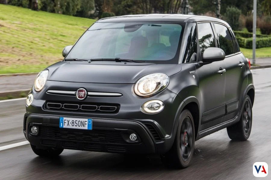 Los Fiat 500L del Papa Francisco: Símbolo de humildad papal 6 Fiat 500L Papa Francisco