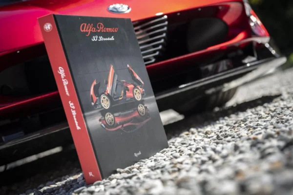 libro Alfa Romeo 33 Stradale