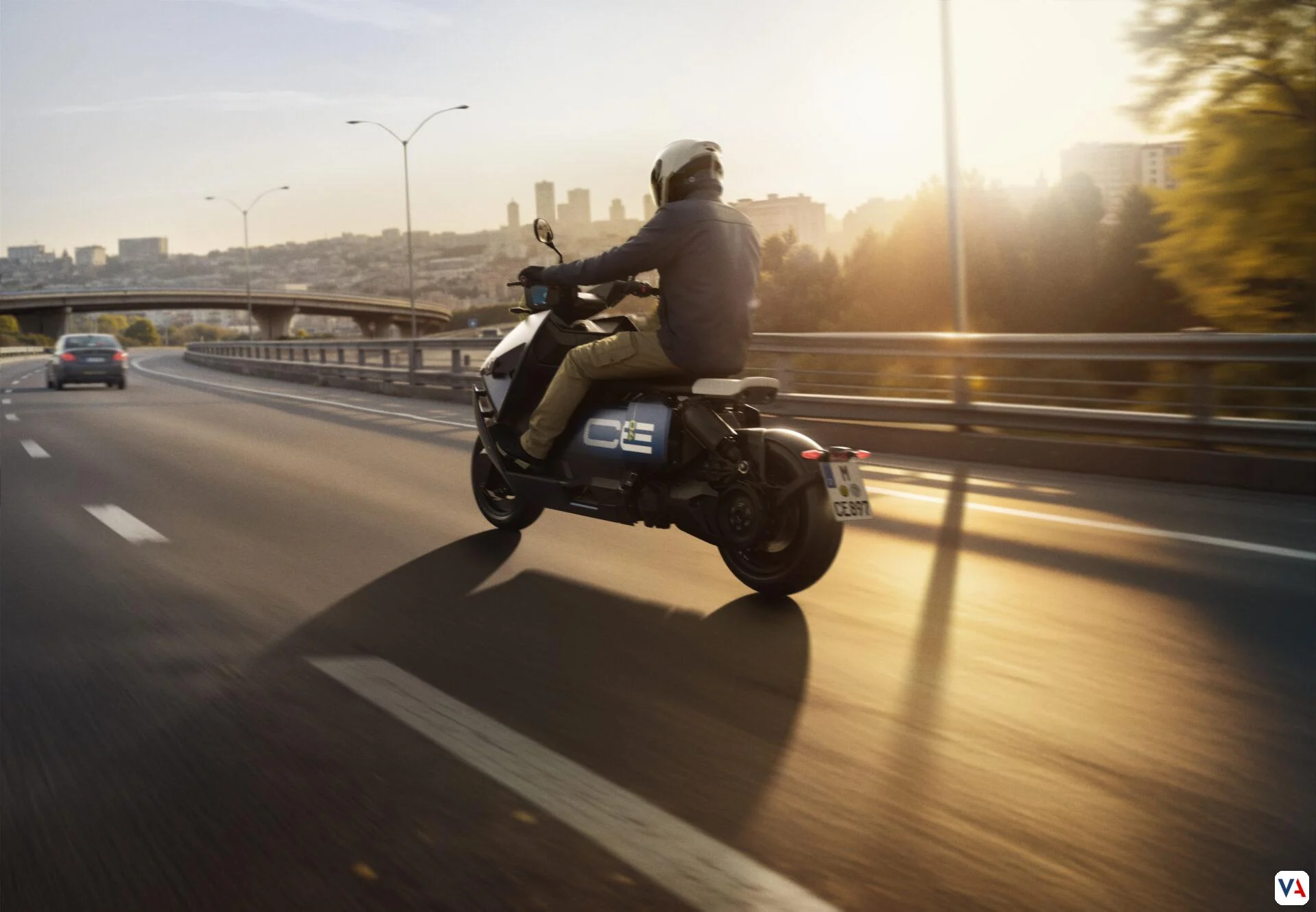 Innovador BMW CE 04: potencia eléctrica para la ciudad 5 BMW CE 04