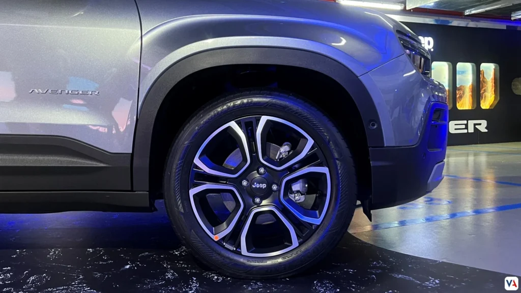 Nuevo Jeep Avenger en Colombia: un pequeño SUV con dos personalidades y tres formas de disfrutarlo 11 Nuevo Jeep Avenger 2025 lanzamiento Colombia