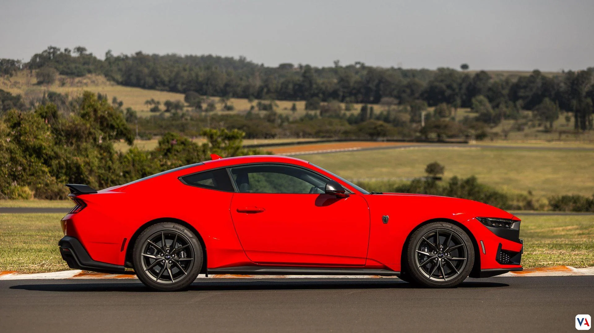 Mustang Dark Horse Colombia