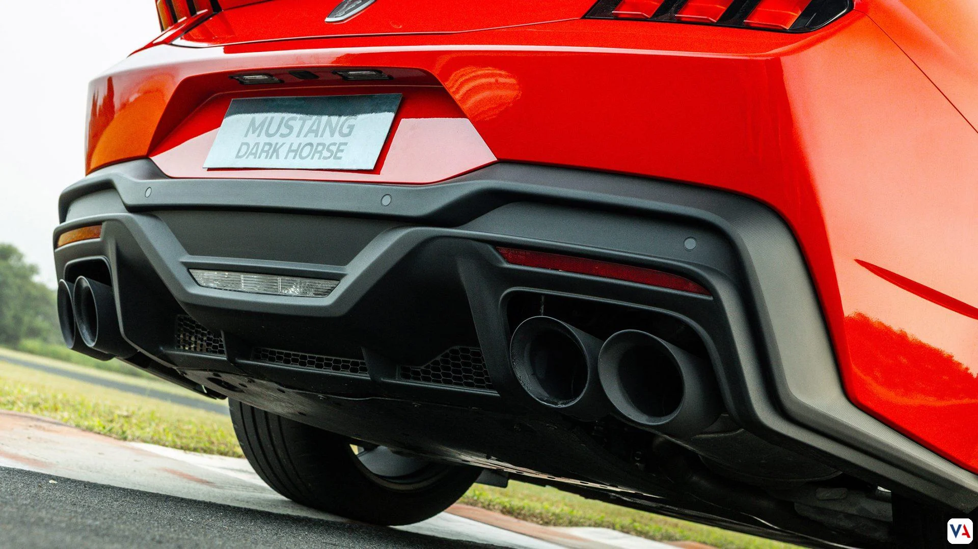 Mustang Dark Horse Colombia