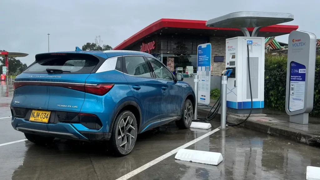 BYD Yuan Plus 2024 test drive en Colombia