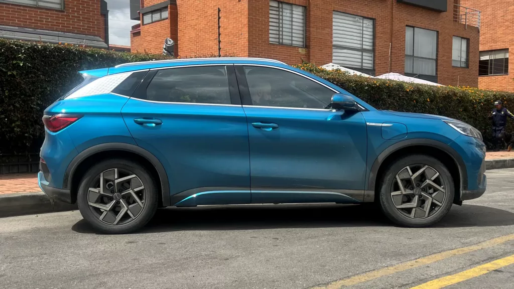 BYD Yuan Plus 2024 test drive en Colombia