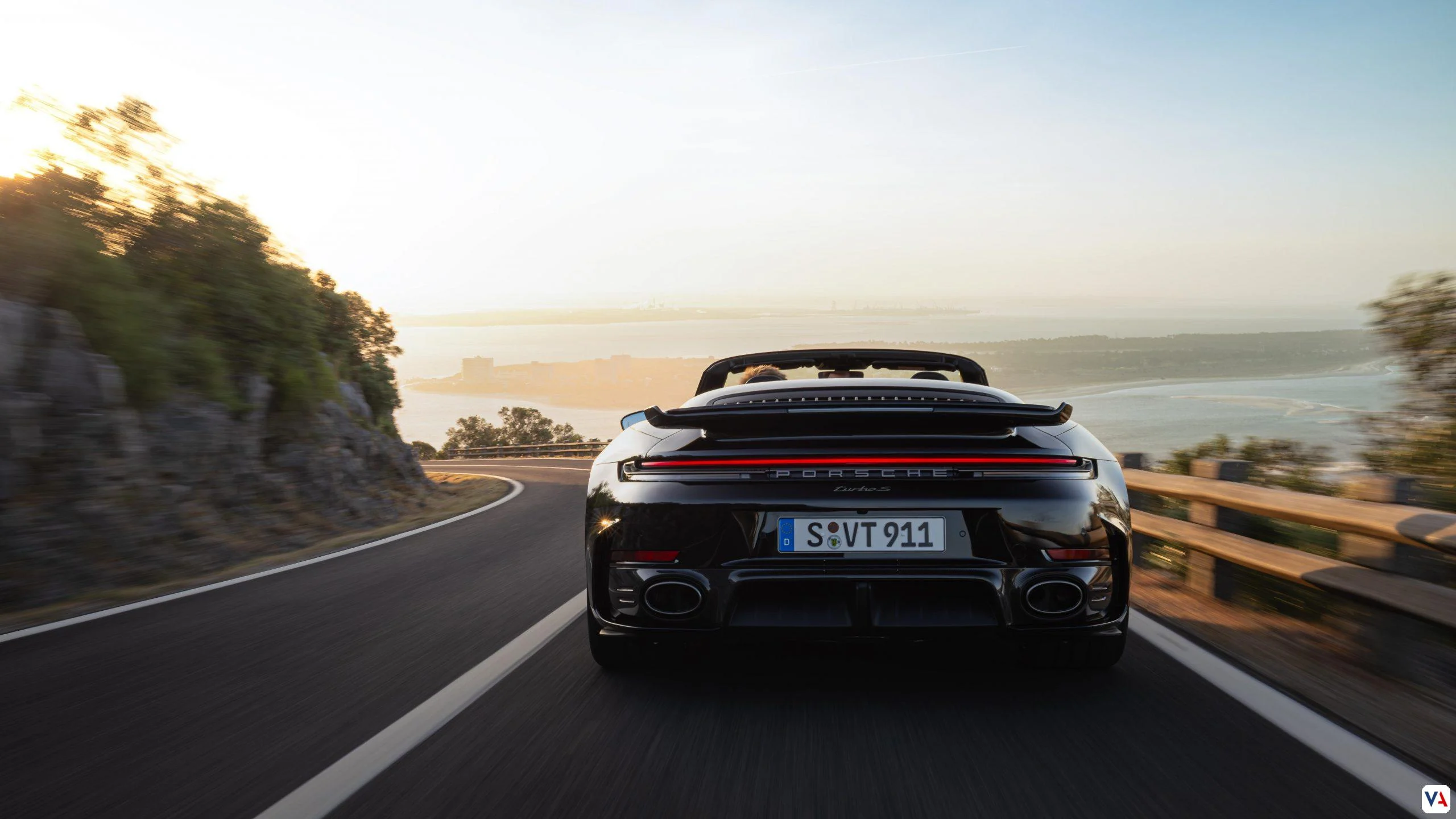 Innovador Porsche 911 Turbo S: 701 hp de potencia híbrida -