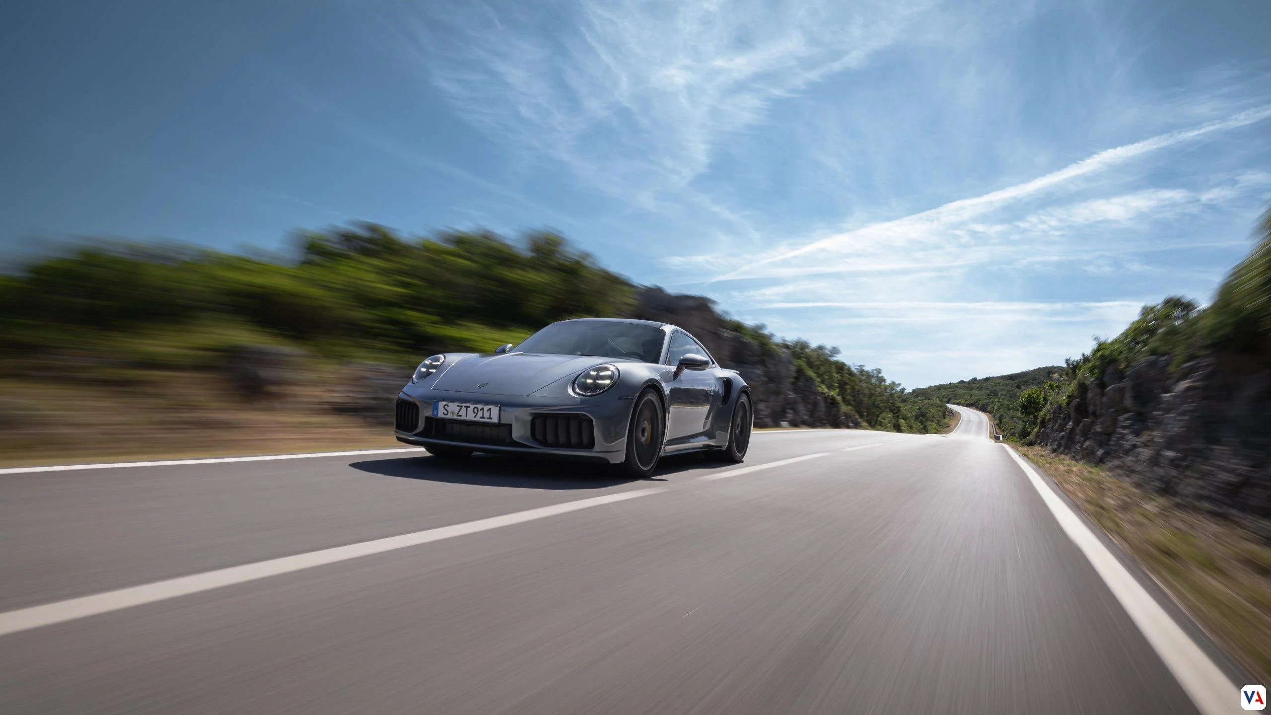 Innovador Porsche 911 Turbo S: 701 hp de potencia híbrida -