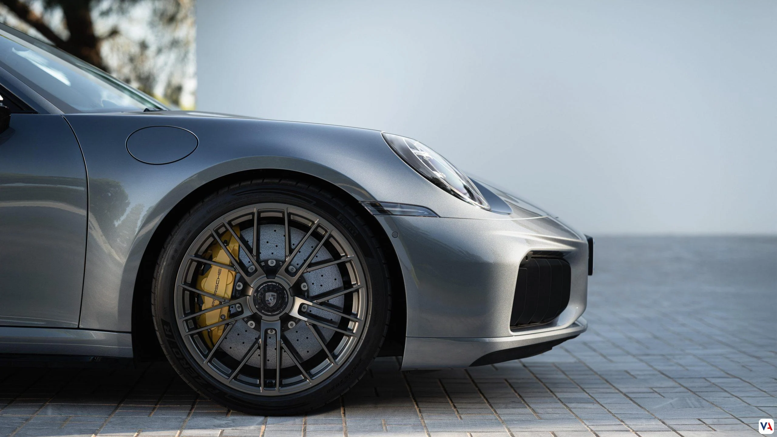 Innovador Porsche 911 Turbo S: 701 hp de potencia híbrida -